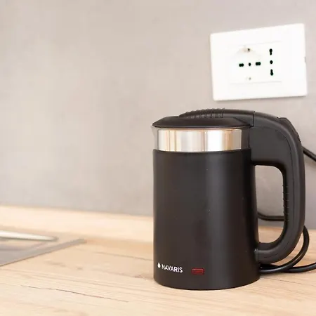 Housmart San Carlo 17 アパート ボローニャ