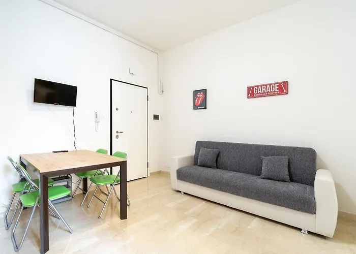 Housmart San Carlo 17 بولونيا