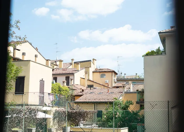 Housmart San Carlo 17 *